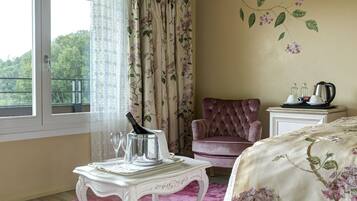 Chambre Double ou avec lits jumeaux | Literie de qualité supérieure, minibar, coffres-forts dans les chambres