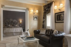 Premium bedding, minibar, in-room safe, individually decorated - Colonìa Resort & SPA (Vittorio Veneto)