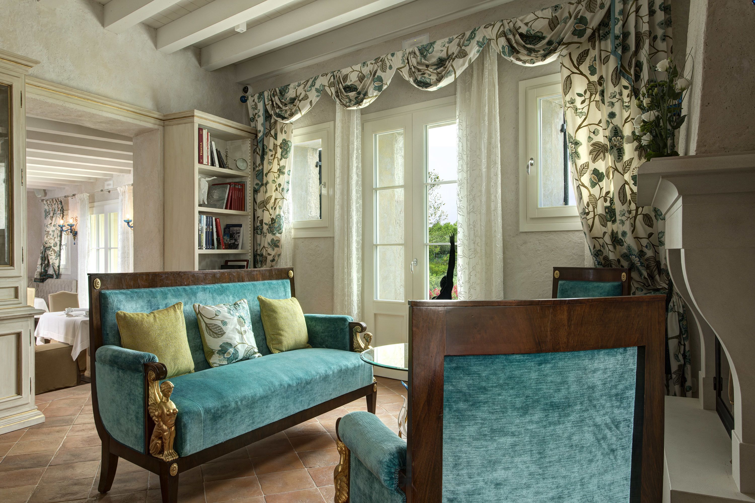 Coin salon dans le hall