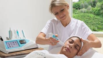 Couples treatment room(s), body treatments, facials