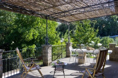 La Ficoncella .. Hylkyssä Vihreään, Kivenheiton Päässä Kaupungista