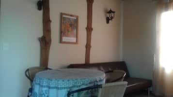 Family Cabin, 2 Bedrooms | In-room dining