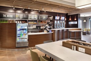 Breakfast and dinner served - Courtyard by Marriott Boston Dedham/Westwood (Westwood)