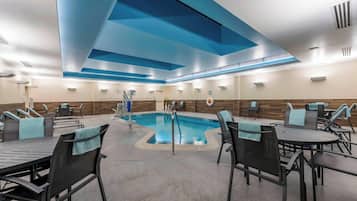 Indendørs pool