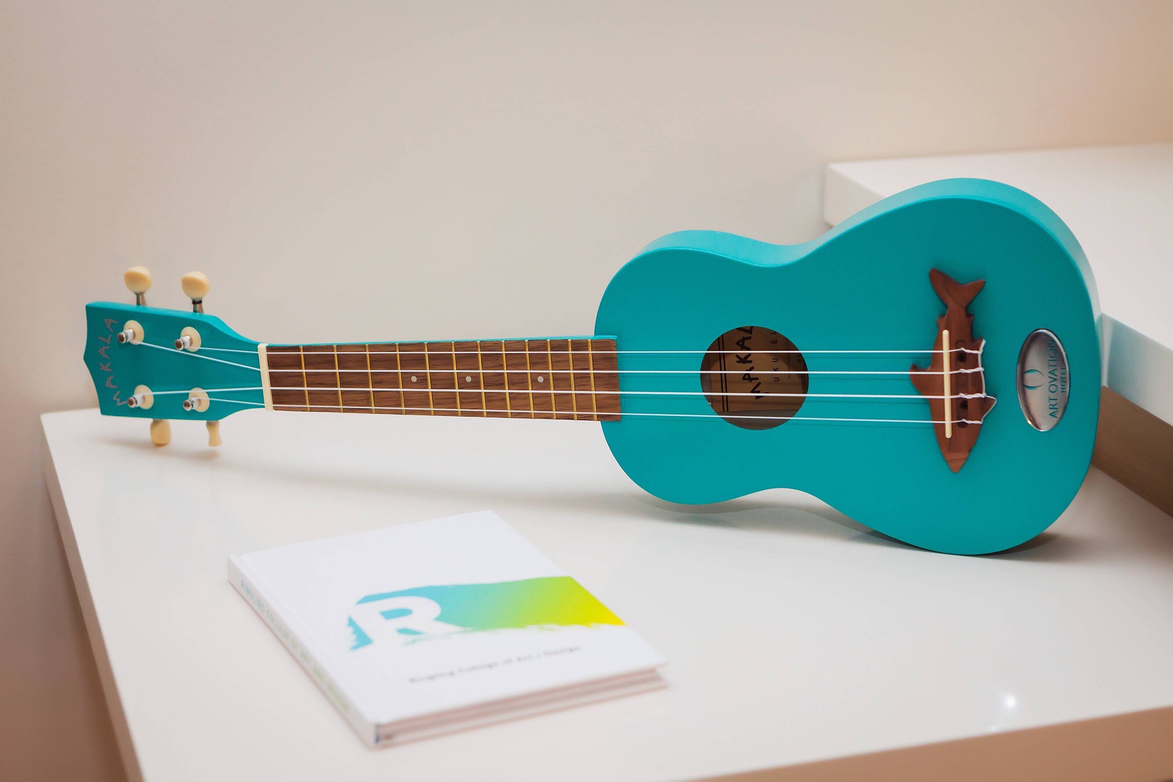 premium bedding, pillow-top beds, minibar, in-room safe