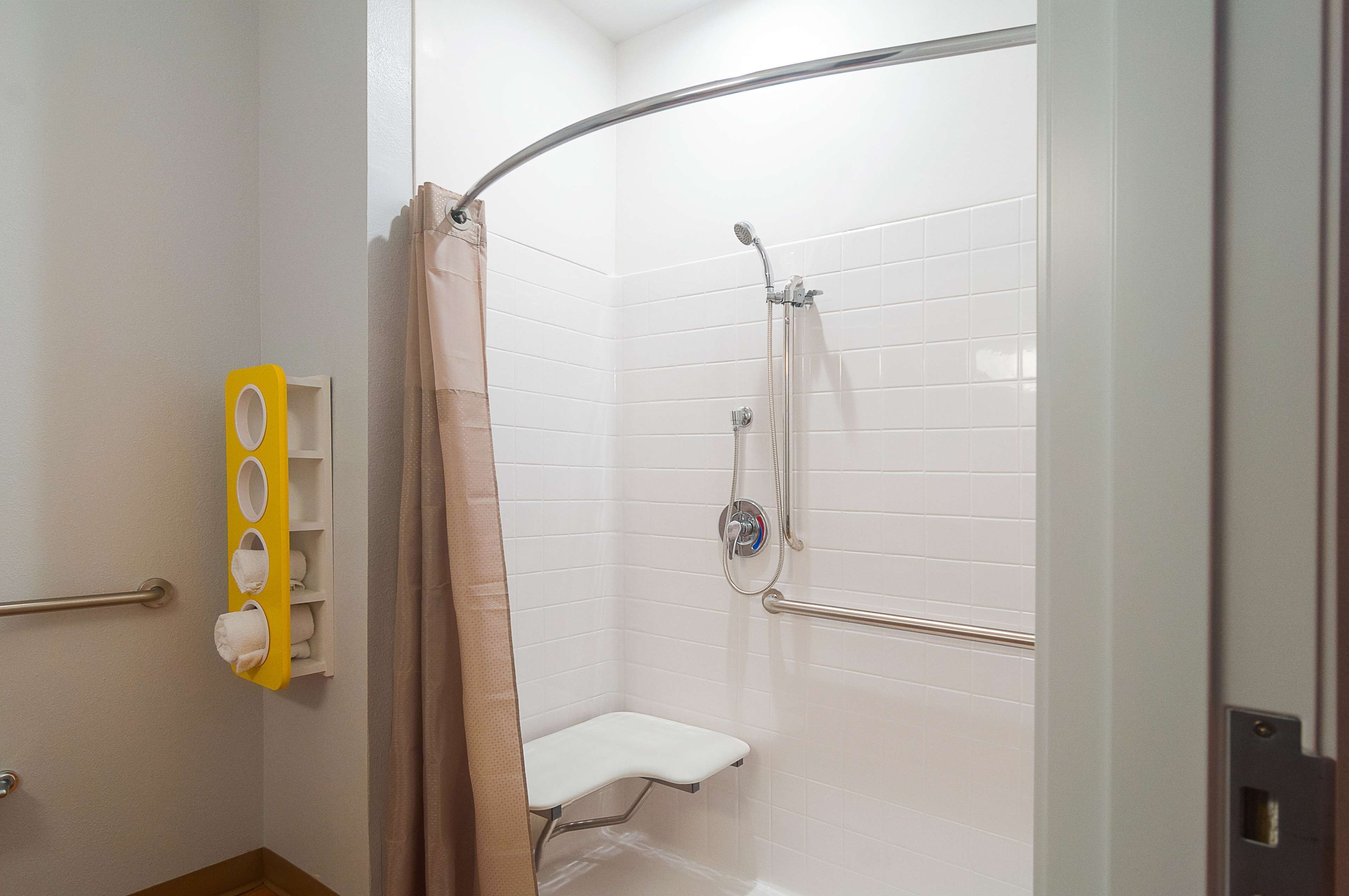 Kamar mandi difabel