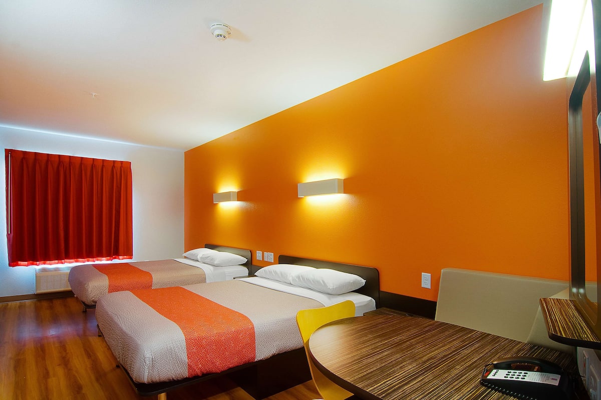 Desk, free WiFi, bed sheets