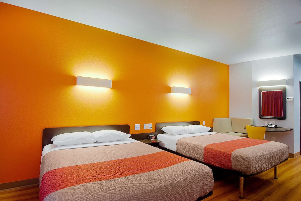 Escrivaninha, Wi-Fi de cortesia, roupa de cama