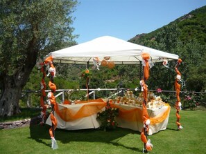 Lunch and dinner served, local and international cuisine - Ostello Su Mannau (Fluminimaggiore)