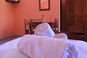 基本客房 | 書桌