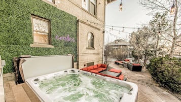 Bathtub spa outdoor