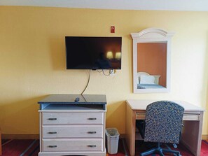 مكتب وواي فاي مجانًا وملاءات أسرّة