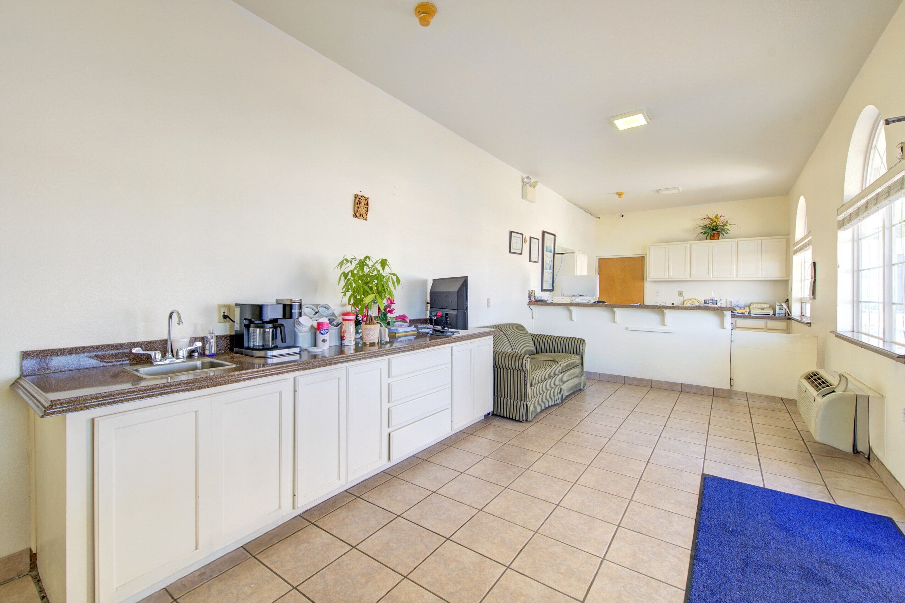 Desayuno continental gratuito y diario