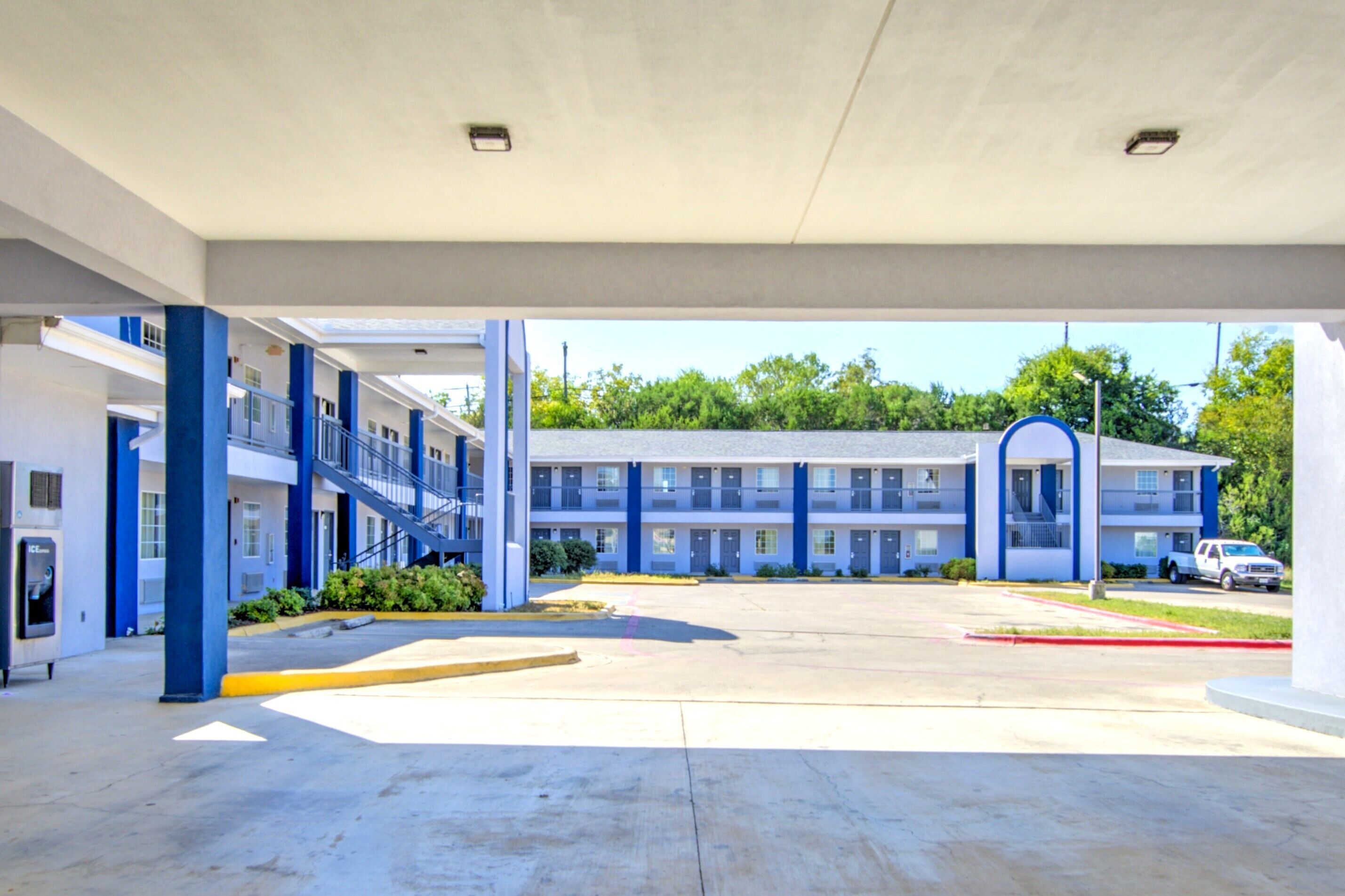 Façana frontal de l'allotjament