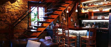 Suite Royal, varias camas, cocina | Área de sala de estar | Televisión de pantalla plana