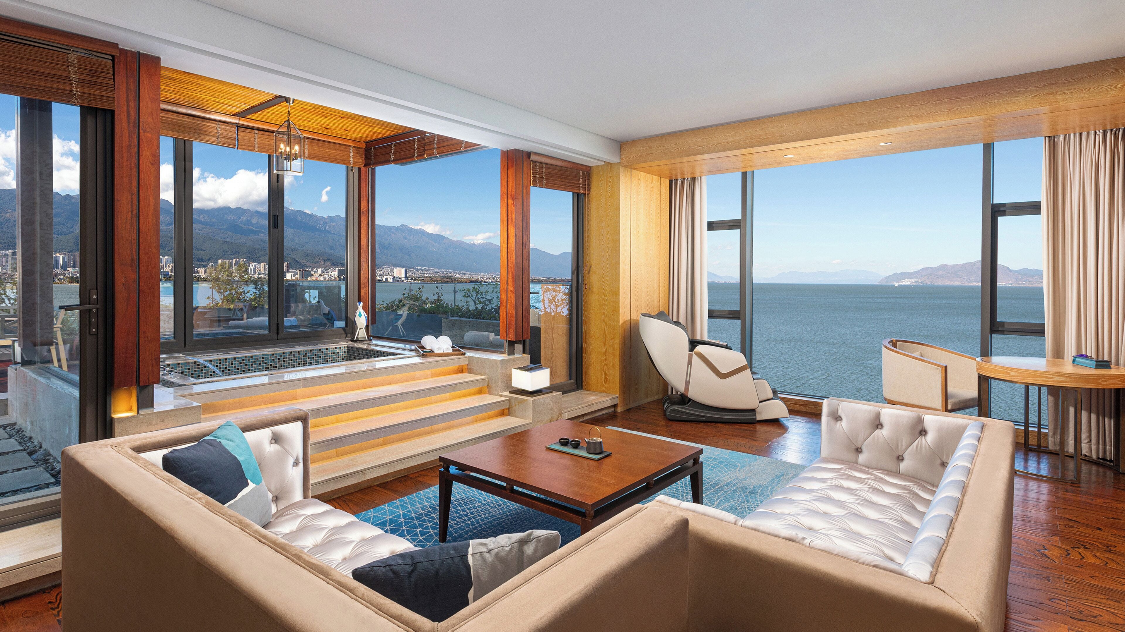 Couette en duvet, minibar, coffre-fort, décor unique