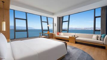 Standaard kamer, 1 kingsize bed (270 Degree Erhai View Cangshan View) | Uitzicht vanuit de kamer