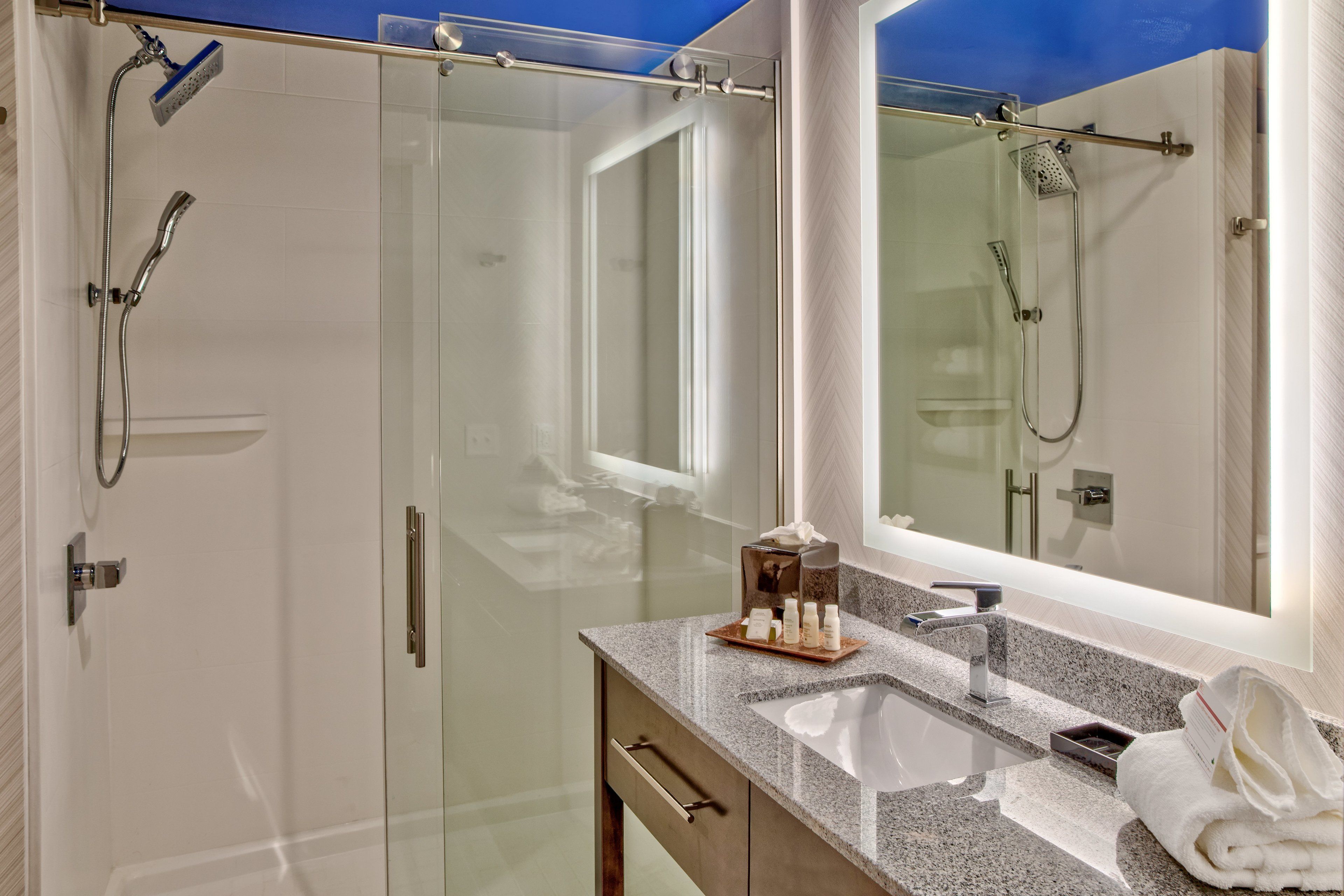 shower, rainfall showerhead, free toiletries, hair dryer