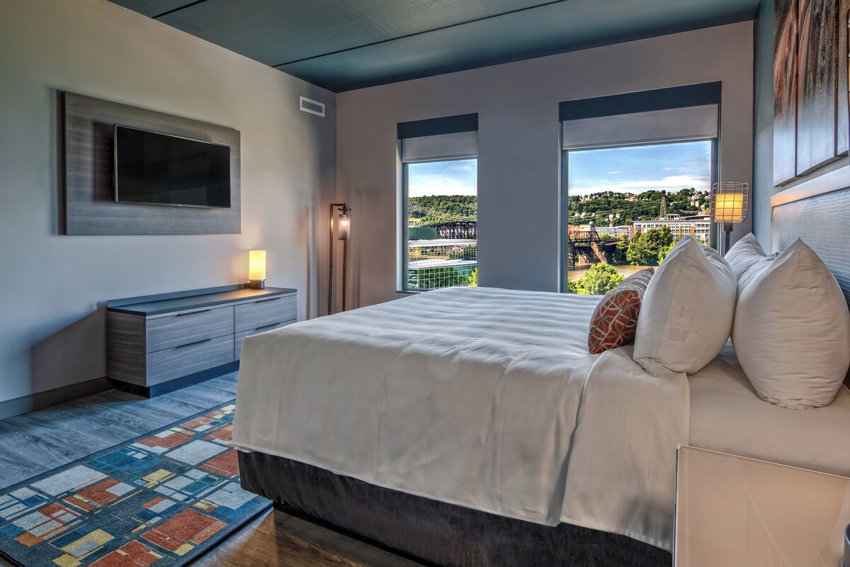 Suite, 1 habitación | Ropa de cama de alta calidad y escritorio 