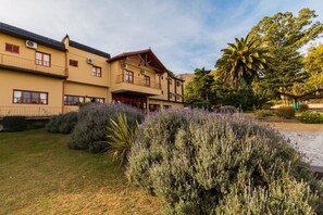 Exterior - Check-in Hotel (La Falda)