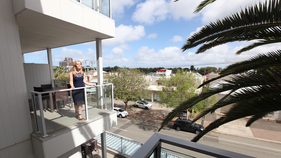 The Palms Apartments