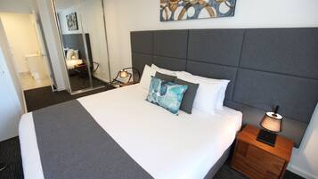 2 habitaciones, ropa de cama de alta calidad y escritorio