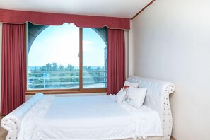 Double Room (8 PY) | View from room - Mangsang East House (Donghae)