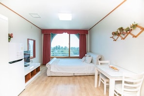 Double Room (8 PY) | Free WiFi