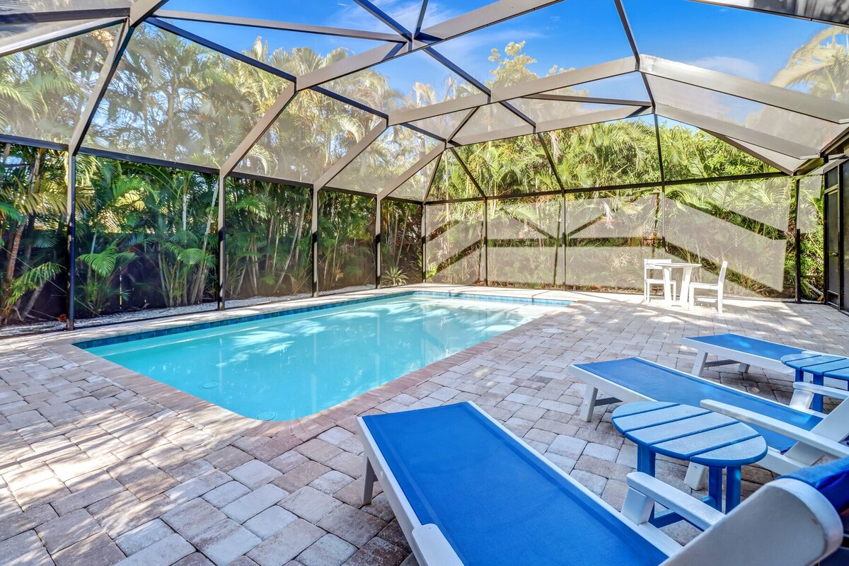 Photo 7 of Walk to Vanderbilt Beach! Private Heated Pool! Close to Mercato and Ritz Carlton