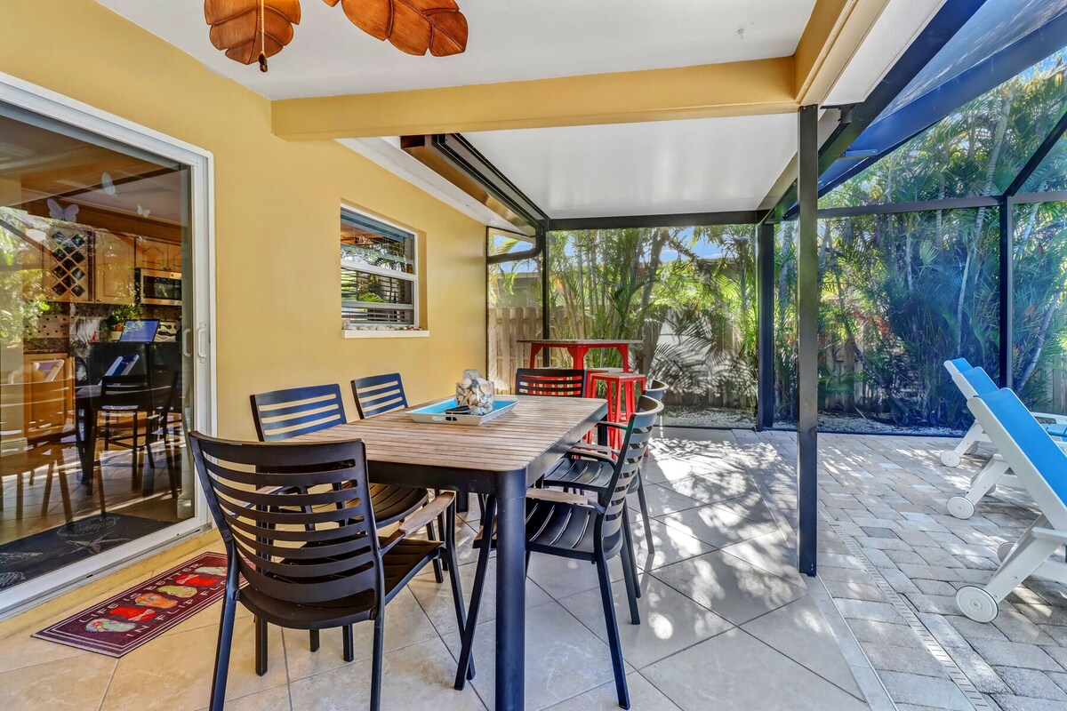 Photo 27 of Walk to Vanderbilt Beach! Private Heated Pool! Close to Mercato and Ritz Carlton