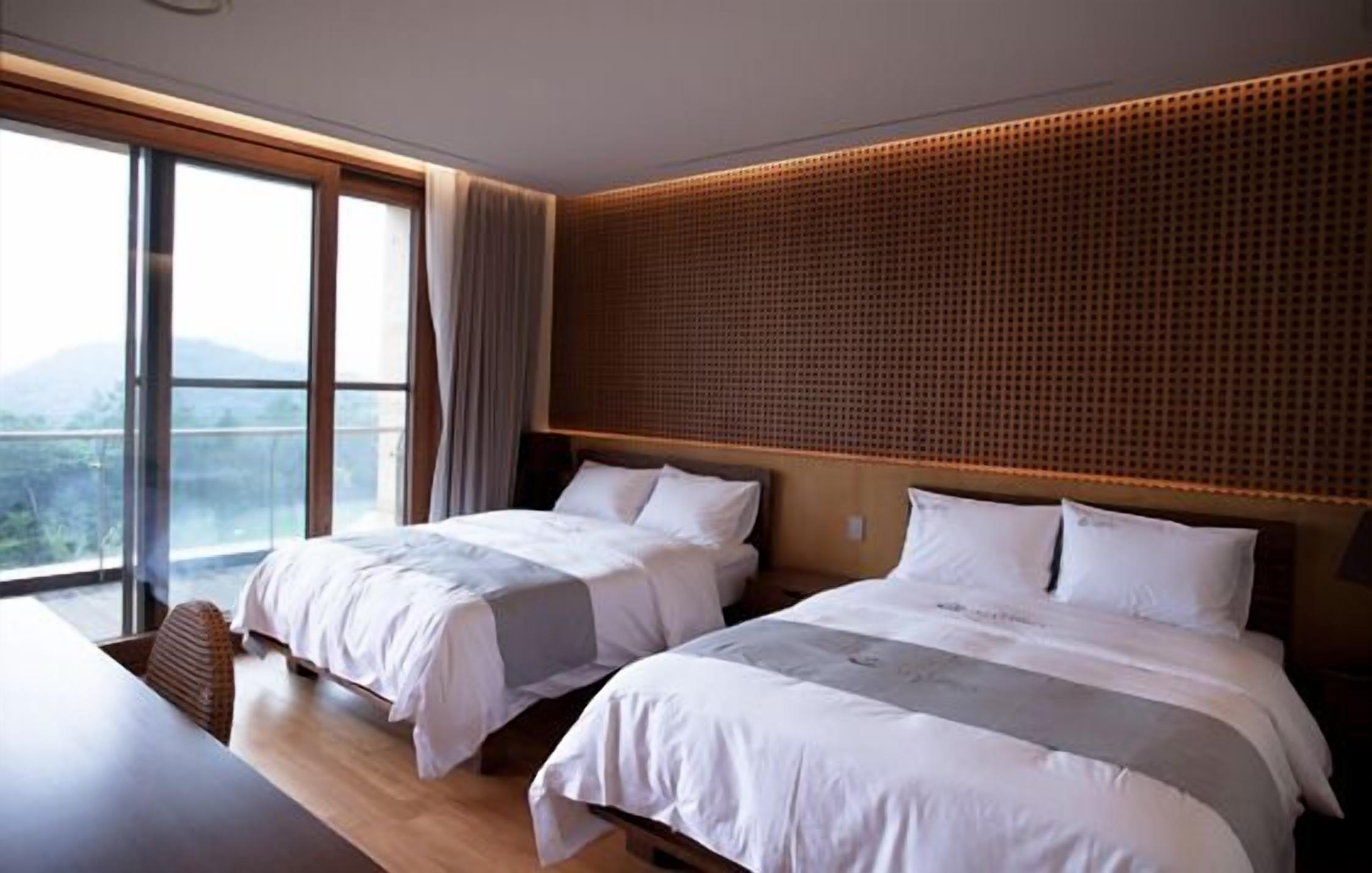 a type | premium bedding, desk, free wifi