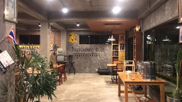 3 Bedroom Villa | Living area | 32-inch LCD TV with digital channels, TV