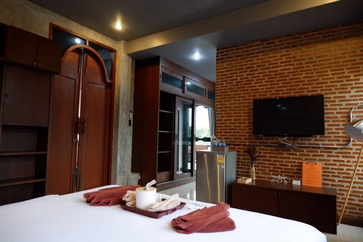 Double Bed with Private Bathroom | Businesscenter im Zimmer