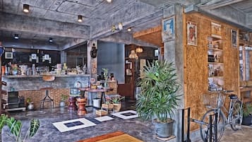 3 Bedroom Villa | Living area | 32-inch LCD TV with digital channels, TV