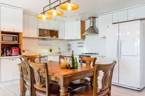 Family Villa, 4 Bedrooms, Balcony | In-room dining -  Homefourest Resort Geoje (Geoje)