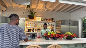 Se sirven desayunos, almuerzos y cenas