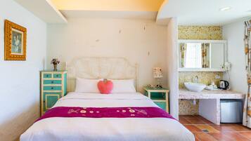 Double Room, Bathtub, Mountain View | Exterior