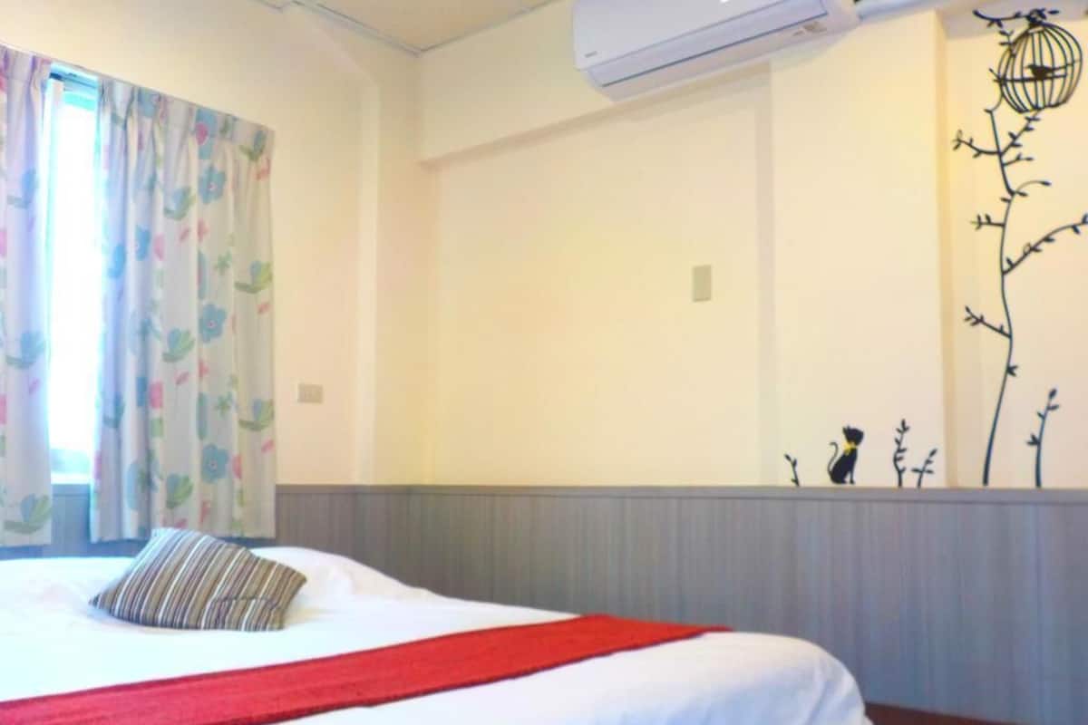 Habitación estándar doble (206) | Escritorio, cortinas opacas, wifi gratis y ropa de cama