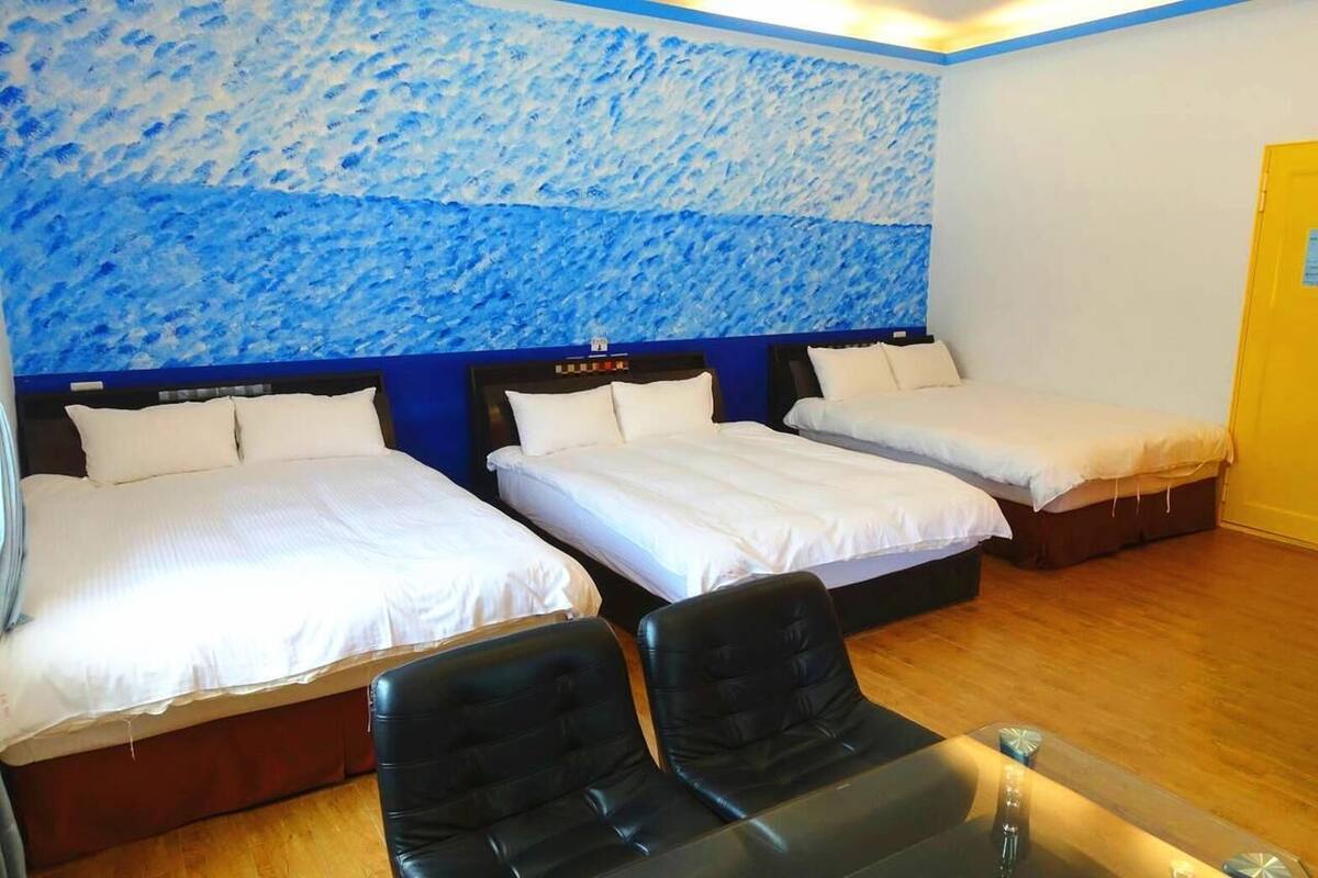 Chambre Économique | Rideaux occultants, chambres insonorisées, Wi-Fi gratuit, draps fournis