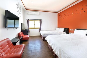 Comfort vierpersoonskamer | Verduisterende gordijnen, geluiddichte muren, gratis wifi, beddengoed