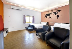 Deluxe vierpersoonskamer | Verduisterende gordijnen, geluiddichte muren, gratis wifi, beddengoed