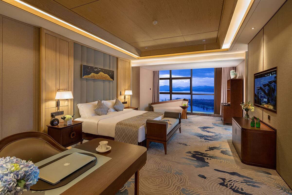 1 Schlafzimmer, hochwertige Bettwaren, Minibar, Zimmersafe