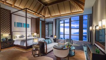 Presidential Suite | 1 bedroom, premium bedding, minibar, in-room safe