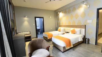 Habitación Deluxe doble, 1 cama doble | Escritorio, sistema de insonorización, camas supletorias y wifi gratis