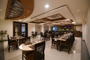 Frukostbuffé varje dag (INR 300 per person)