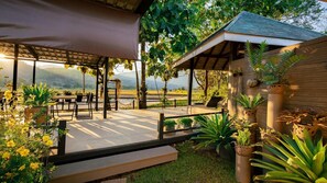 المنطقة المحيطة بالمنشأة