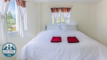 2 bedrooms, desk, soundproofing, iron/ironing board (on request)