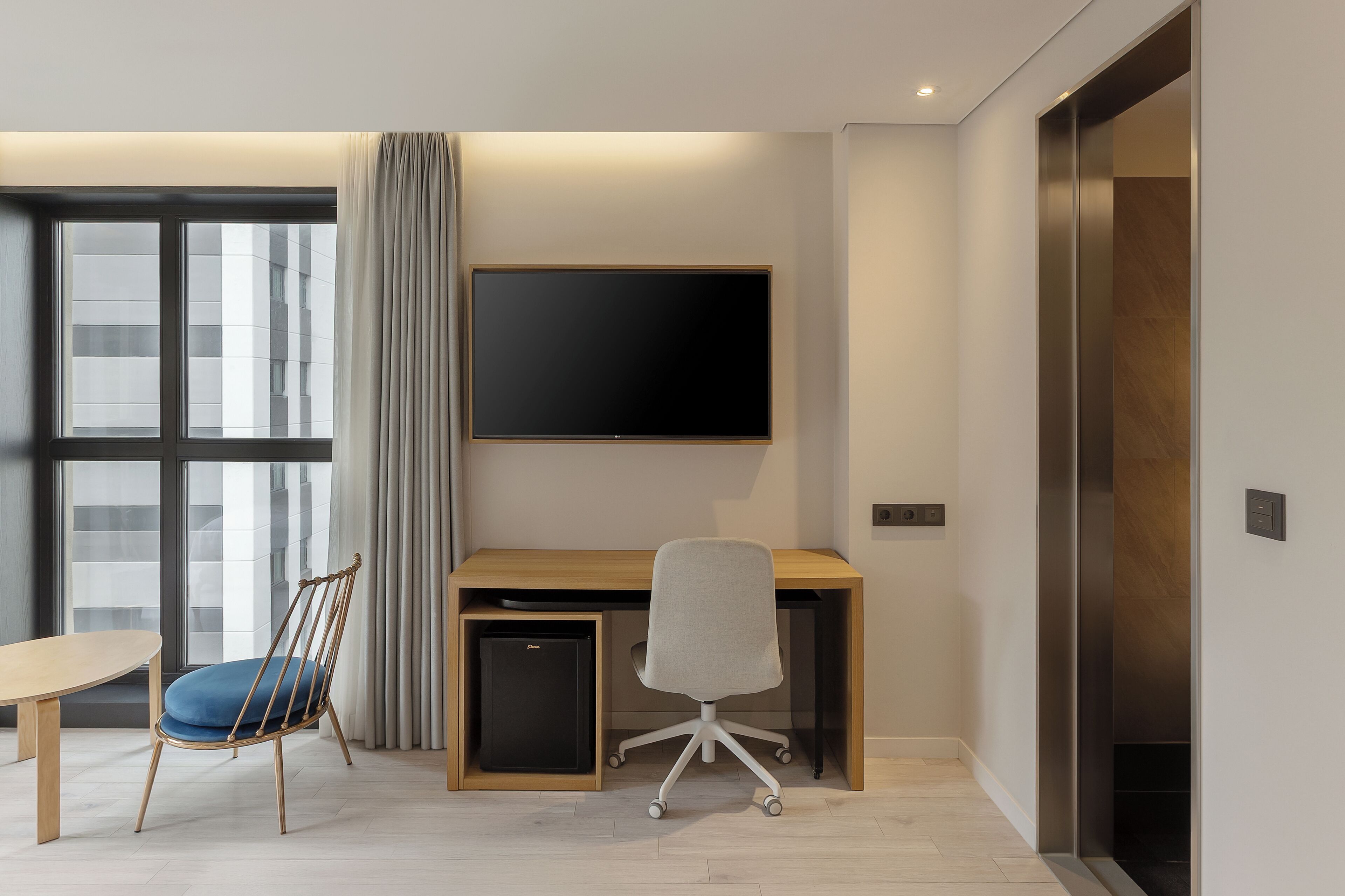 Royal Family Twin Room | Safe på rommet, skrivebord og skrivebord for bærbar PC