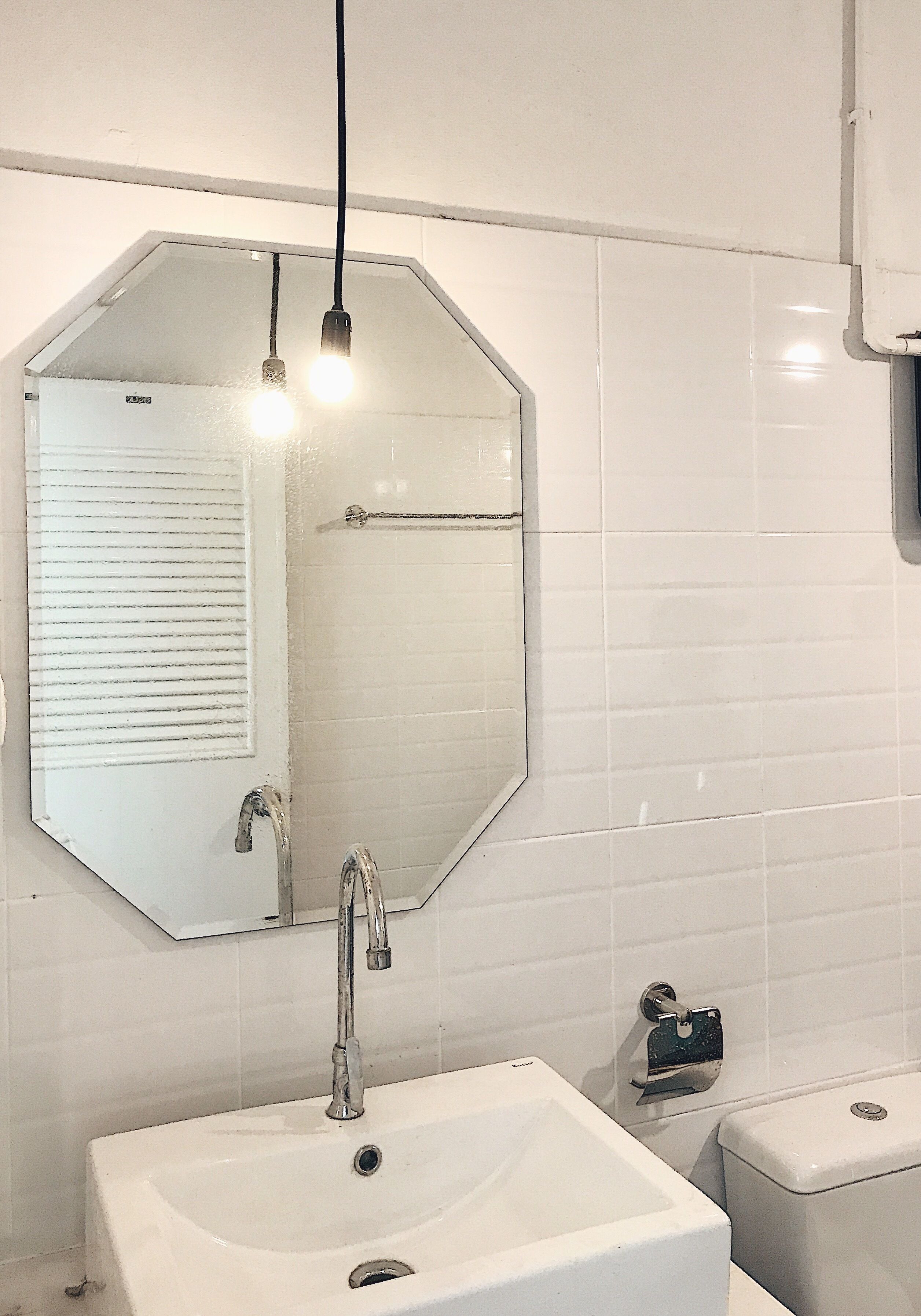 Foto - Beige Poshtels + Netflix