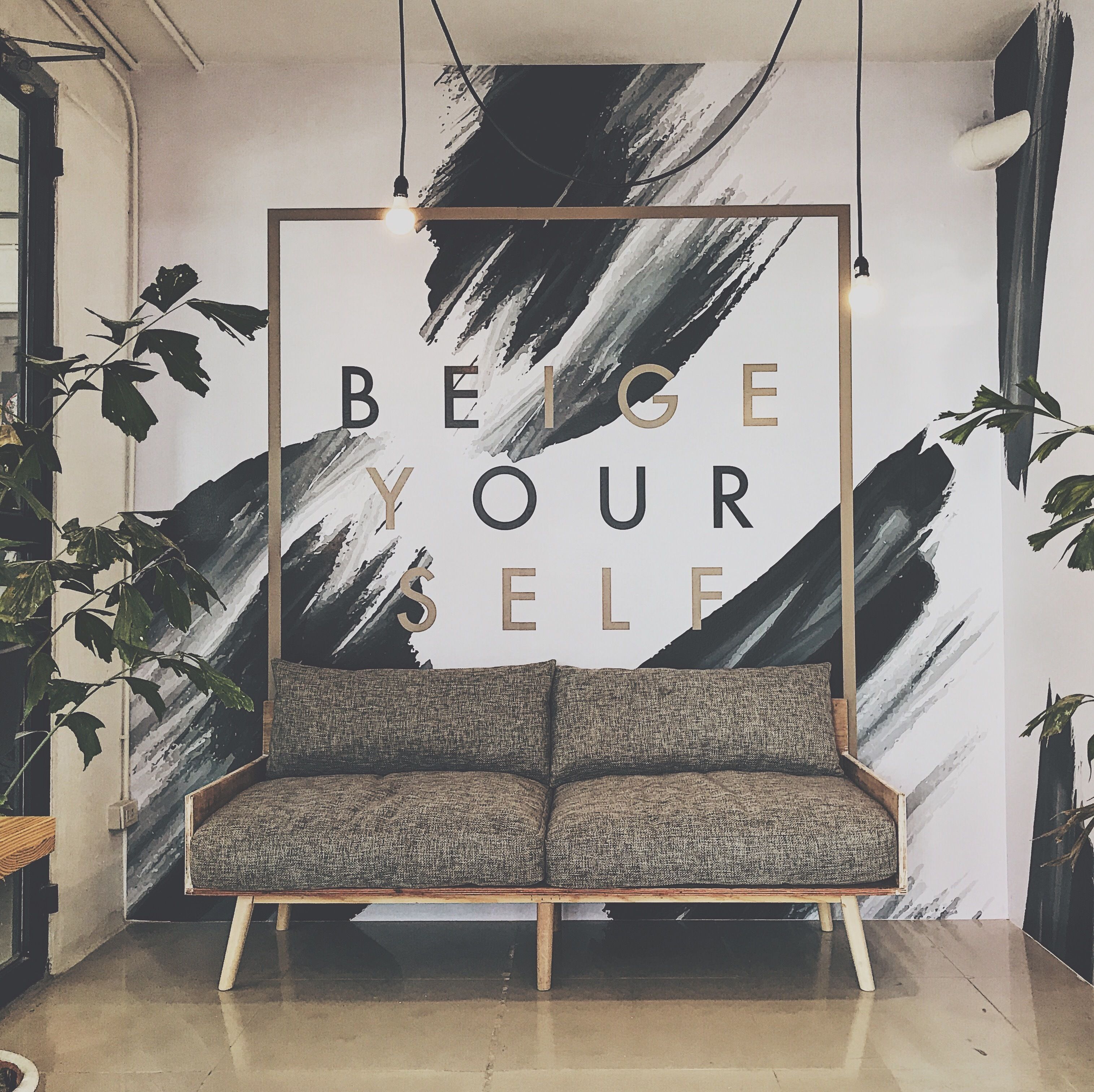 Foto - Beige Poshtels + Netflix